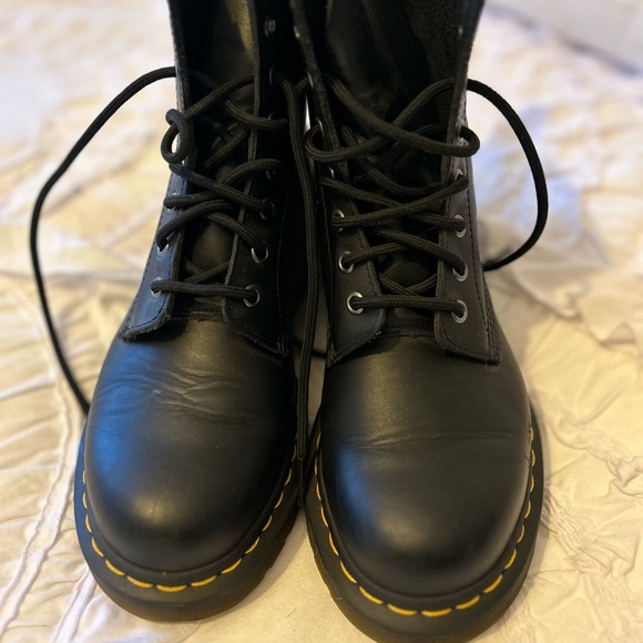 Dr Marten’s 1460 - Picture 5 of 9